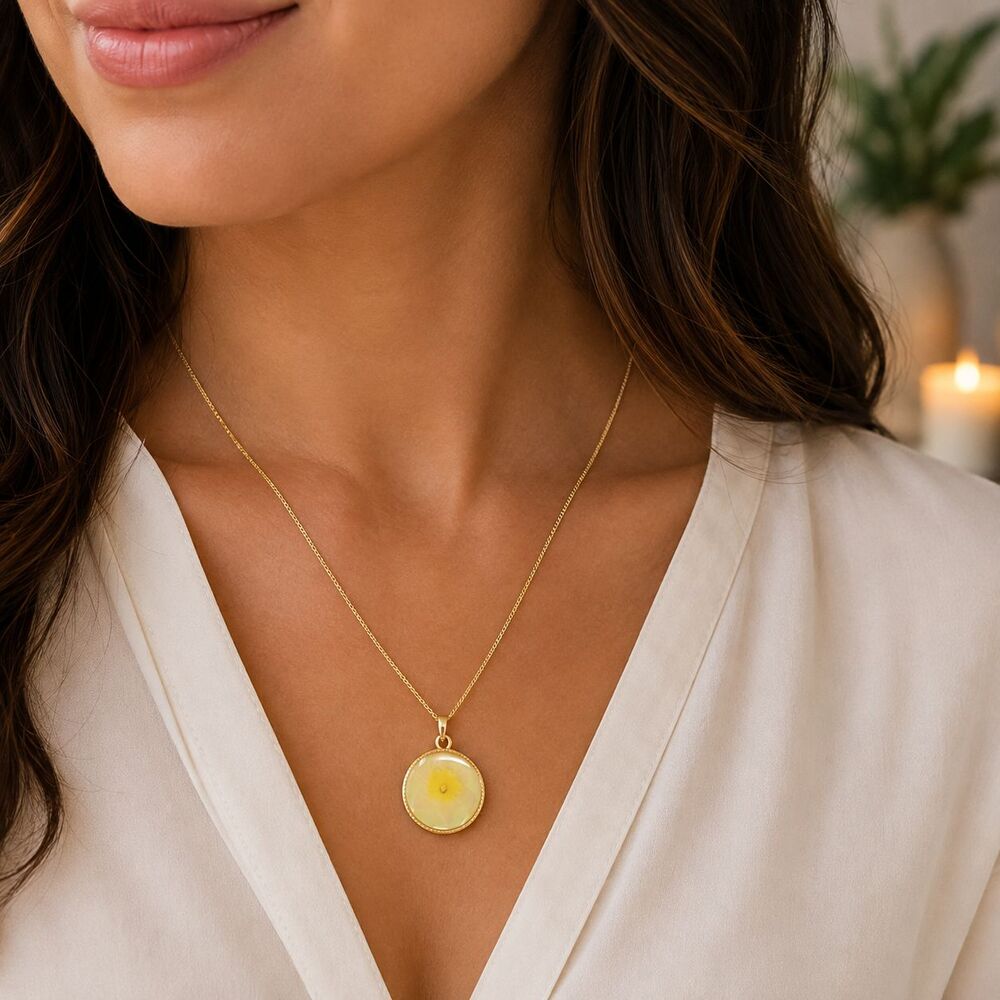 Avon Birth Flower Printed Pendant Necklace December Gold Tone Women 18 inch Gift